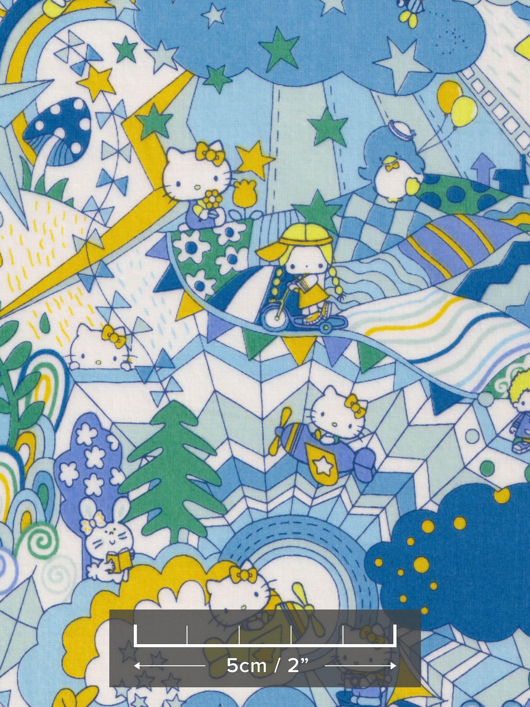 What a cute print! This Liberty fabric was created to commemorate Hello Kitty's 45th anniversary and was a Japan-exclusive release.